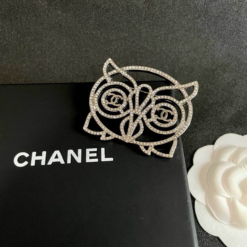 Chanel Brooch 09yxs21